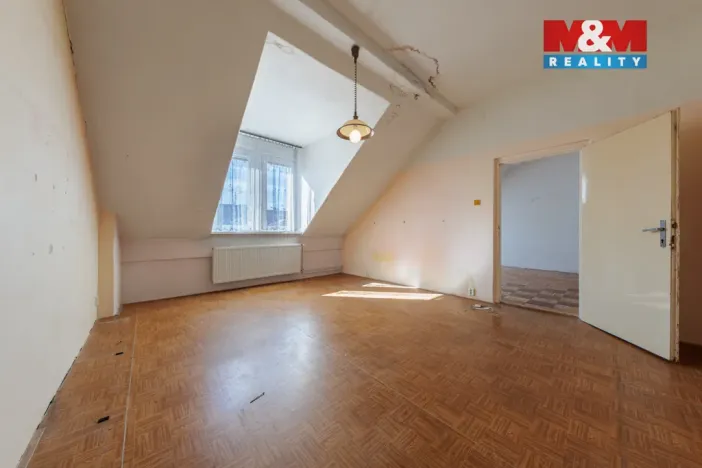 Prodej bytu 4+1, Karlovy Vary, Wolkerova, 146 m2