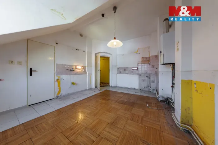 Prodej bytu 4+1, Karlovy Vary, Wolkerova, 146 m2