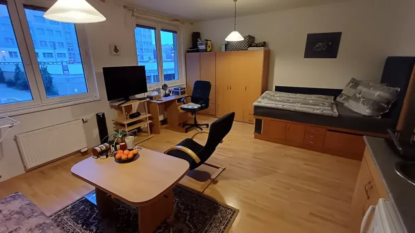 Pronájem bytu 1+kk, Praha - Kunratice, Velké Kunratické, 33 m2