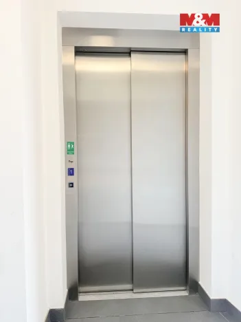 Pronájem bytu 1+kk, Tuchoměřice, V Kněžívce, 31 m2