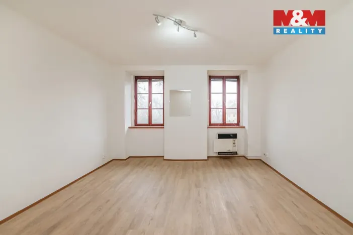 Pronájem bytu 2+1, Náměšť nad Oslavou, Zámek, 61 m2