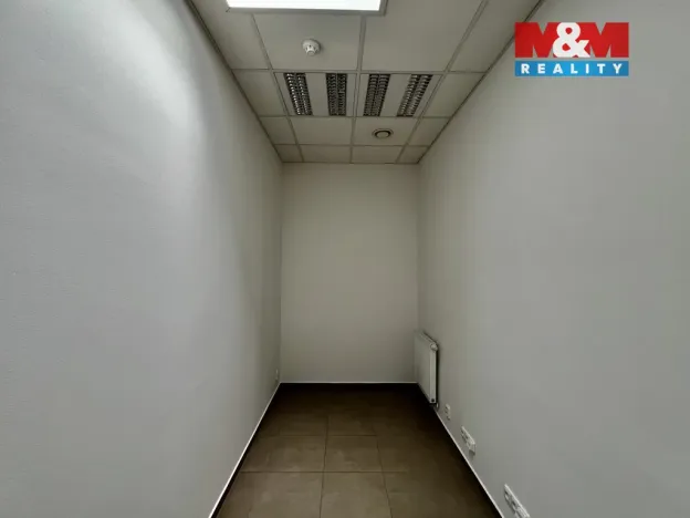 Pronájem kanceláře, Nupaky, Komerční, 150 m2