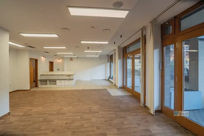 Pronájem obchodního prostoru, Praha - Hlubočepy, Hlubočepská, 104 m2