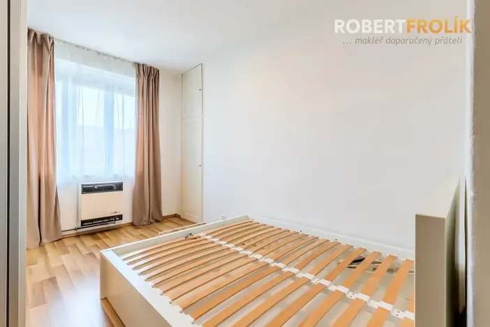 Pronájem bytu 2+kk, Praha - Břevnov, Patočkova, 40 m2