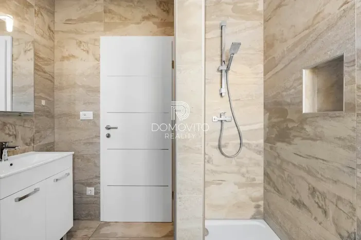 Prodej rodinného domu, Novalja, Chorvatsko, Velebitska ulica, 168 m2