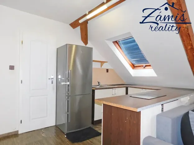 Pronájem bytu 1+kk, Lány, Berounská, 40 m2