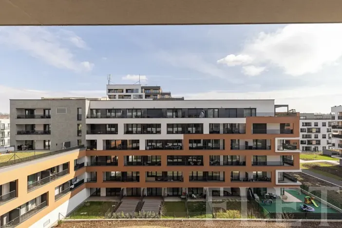 Pronájem bytu 1+kk, Praha - Hloubětín, Poděbradská, 30 m2