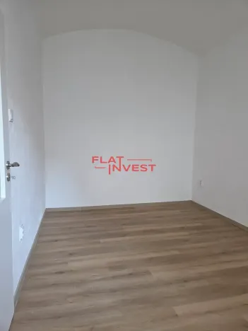 Pronájem bytu 2+kk, Praha - Žižkov, Milíčova, 37 m2