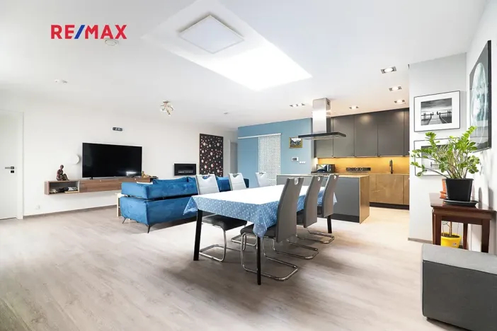 Prodej rodinného domu, Hovorčovice, Na Konci světa, 188 m2