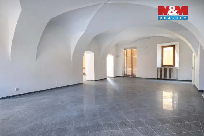 Prodej obchodního prostoru, České Budějovice - České Budějovice 1, Hradební, 615 m2