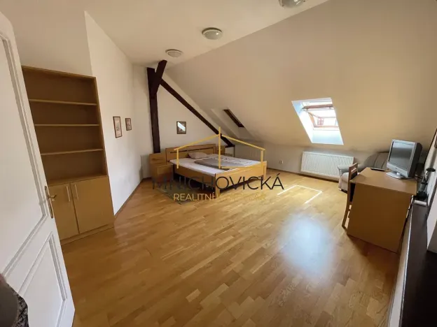 Pronájem bytu 3+kk, Žebrák, Náměstí, 87 m2