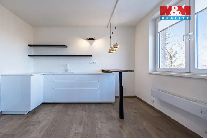 Prodej bytu 1+kk, Doubravčice, V bytovkách, 35 m2