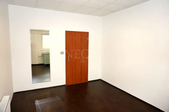 Pronájem obchodního prostoru, Karlovy Vary, Krymská, 10 m2