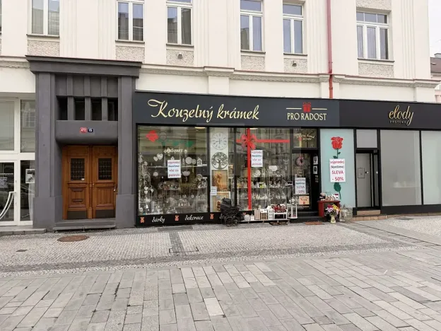 Pronájem obchodního prostoru, Hradec Králové, Švehlova, 61 m2