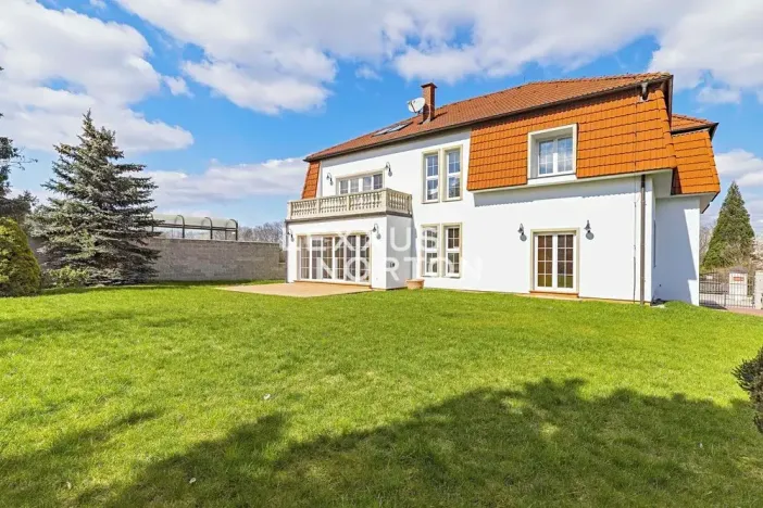 Pronájem vily, Průhonice, U Komárova, 610 m2