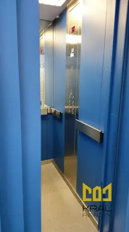 Pronájem bytu 1+kk, Praha - Strašnice, Názovská, 39 m2