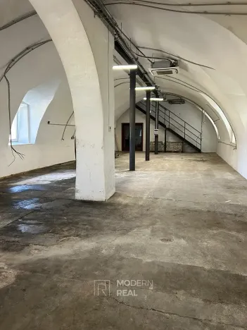 Pronájem skladu, Hajany, 900 m2