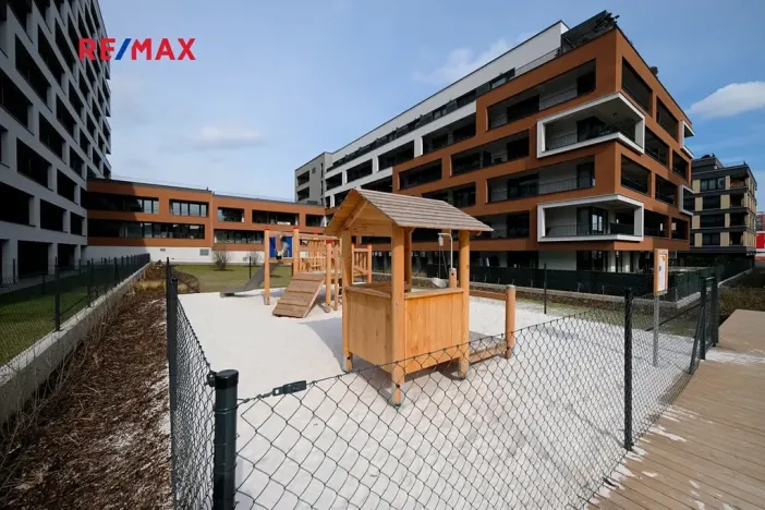 Pronájem bytu 2+kk, Praha - Hloubětín, Poděbradská, 59 m2