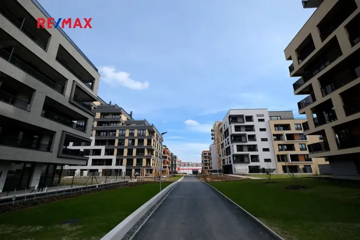 Pronájem bytu 2+kk, Praha - Hloubětín, Poděbradská, 59 m2