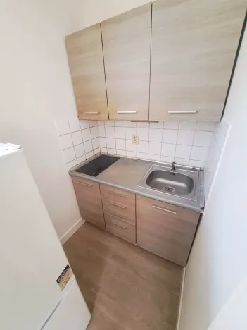 Pronájem bytu 1+kk, Praha - Vysočany, U vinných sklepů, 23 m2