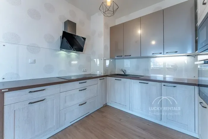 Pronájem bytu 2+kk, Praha - Kamýk, Freiwaldova, 43 m2