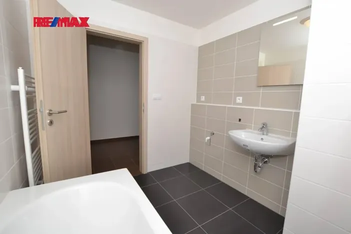 Pronájem bytu 1+kk, Plzeň, Koterovská, 42 m2