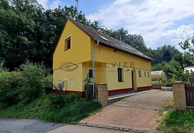 Pronájem bytu 3+1, Hluboká nad Vltavou, Sadová, 60 m2