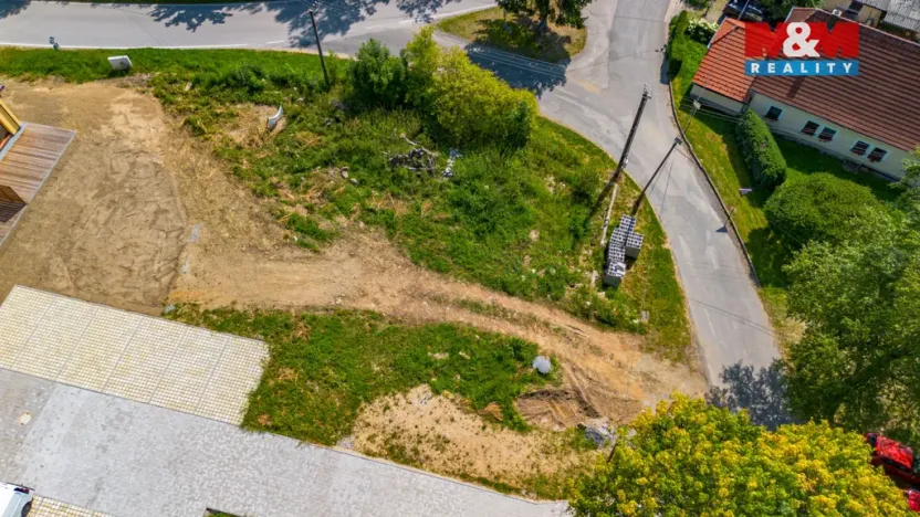 Prodej pozemku pro bydlení, Černá v Pošumaví - Bližná, 800 m2