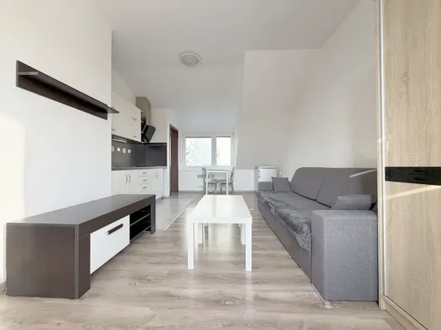 Pronájem bytu 2+kk, Praha - Záběhlice, Ke skalkám, 36 m2