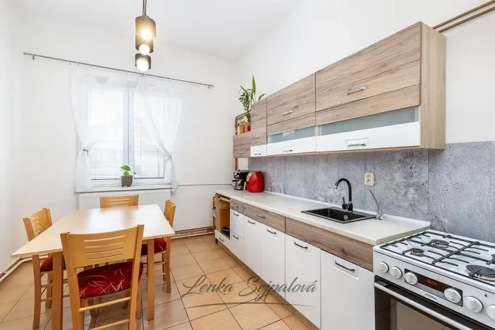 Prodej bytu 2+1, Chrast, Jiráskova, 62 m2