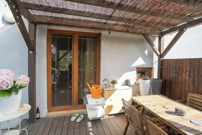 Prodej bytu 2+kk, Zbuzany, Lomená, 61 m2