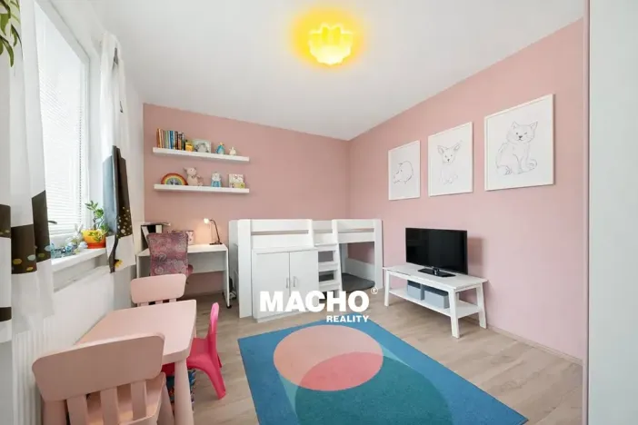 Prodej bytu 3+kk, Hostouň, U Tvrze, 70 m2