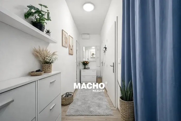 Prodej bytu 3+kk, Hostouň, U Tvrze, 70 m2