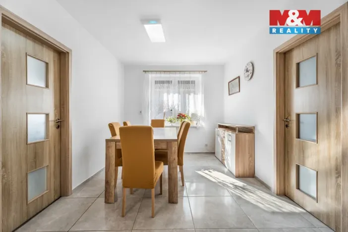 Prodej rodinného domu, Očihov, 280 m2