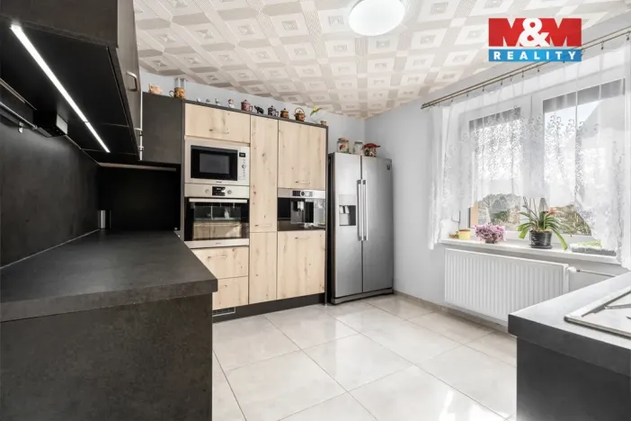 Prodej rodinného domu, Očihov, 280 m2