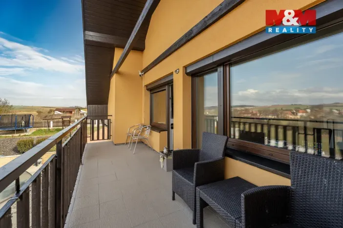 Prodej rodinného domu, Očihov, 280 m2