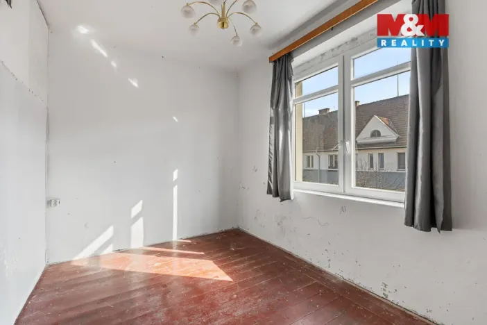 Prodej obchodního prostoru, Louny, Husova, 744 m2