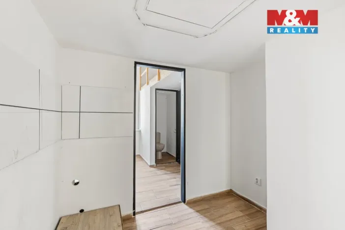 Prodej obchodního prostoru, Louny, Husova, 744 m2