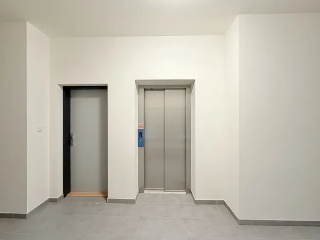 Pronájem bytu 2+kk, Milovice - Mladá, Slepá, 31 m2