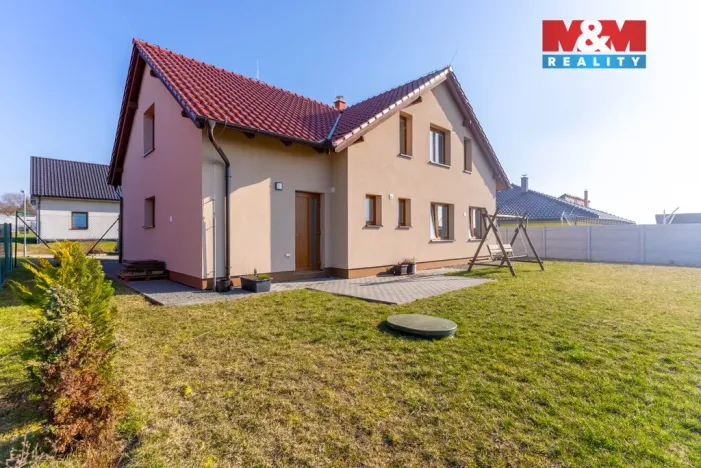 Prodej rodinného domu, Okrouhlá, 222 m2