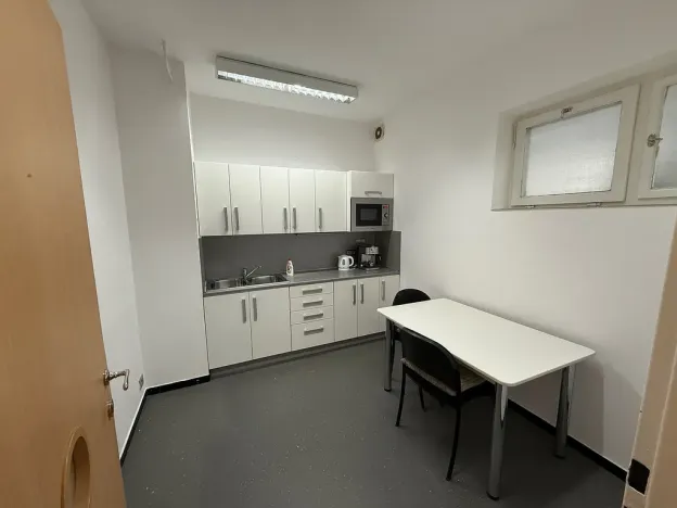 Pronájem kanceláře, Vsetín, Dolní náměstí, 194 m2