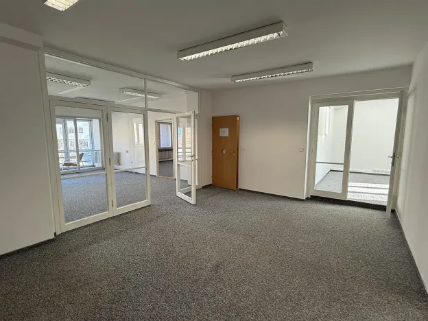 Pronájem kanceláře, Vsetín, Dolní náměstí, 194 m2