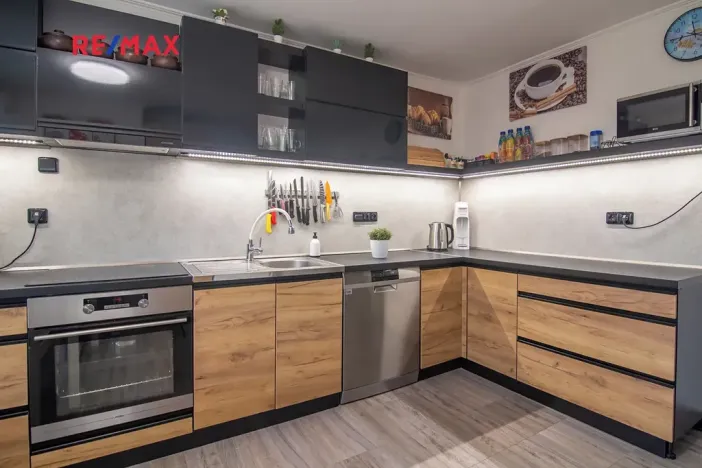 Prodej rodinného domu, Milovice, 249 m2