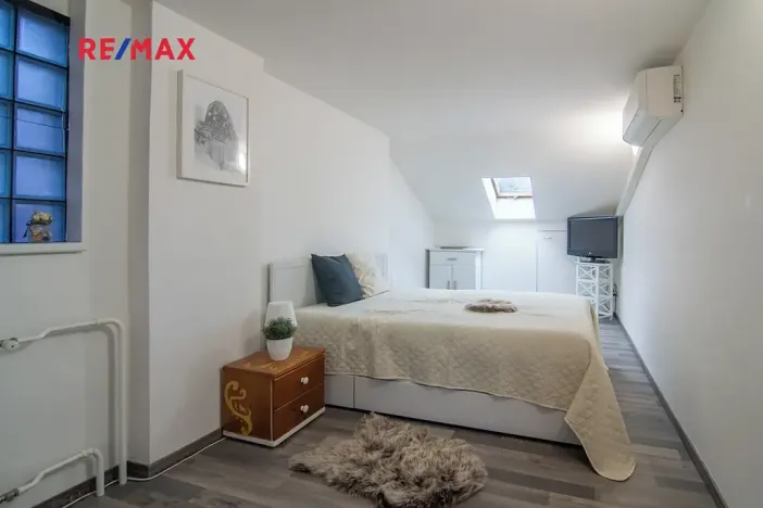 Prodej rodinného domu, Milovice, 249 m2