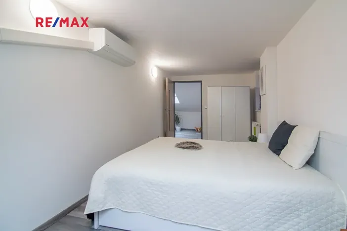 Prodej rodinného domu, Milovice, 249 m2