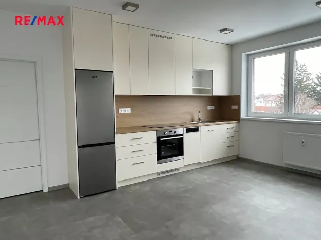 Pronájem bytu 2+kk, Hovorany, 48 m2
