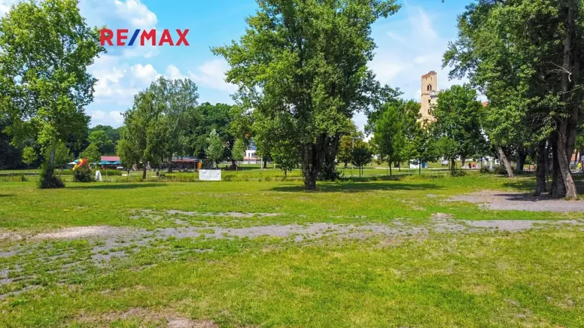 Prodej pozemku pro bydlení, Břeclav, 12389 m2