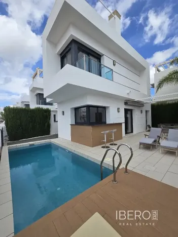 Prodej rodinného domu, Cardedeu, Španělsko, 144 m2