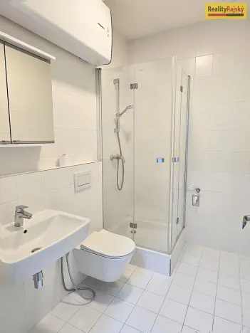 Pronájem bytu 2+kk, Praha - Vršovice, Ukrajinská, 49 m2