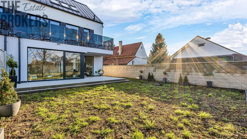 Prodej rodinného domu, Tursko, Jezdecká, 214 m2